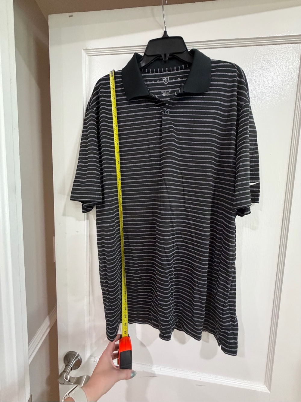 Nike Men’s Black and Gray Thin-Stripe Golf Polo - Picture 5 of 6